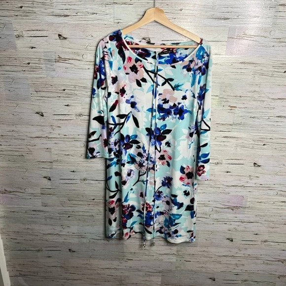 Ivanka Trump Dresses & Skirts - Ivanka trump blue dress midi size medium  floral